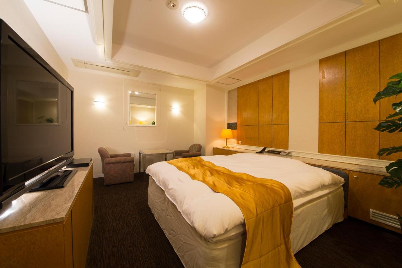 Hotel Beni East (Adults Only) Осака Екстер'єр фото