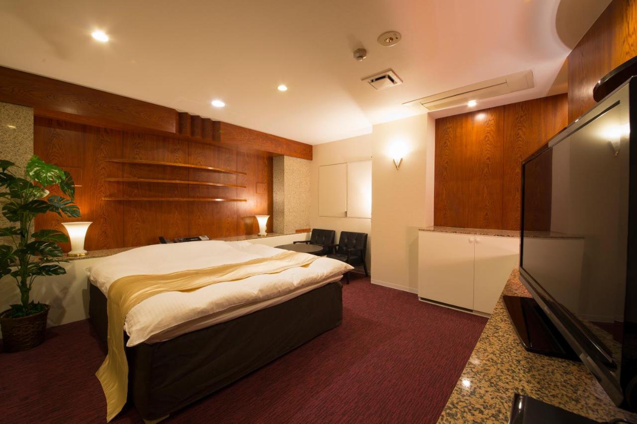Hotel Beni East (Adults Only) Осака Екстер'єр фото