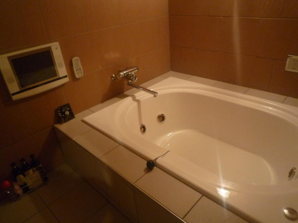 Hotel Beni East (Adults Only) Осака Екстер'єр фото