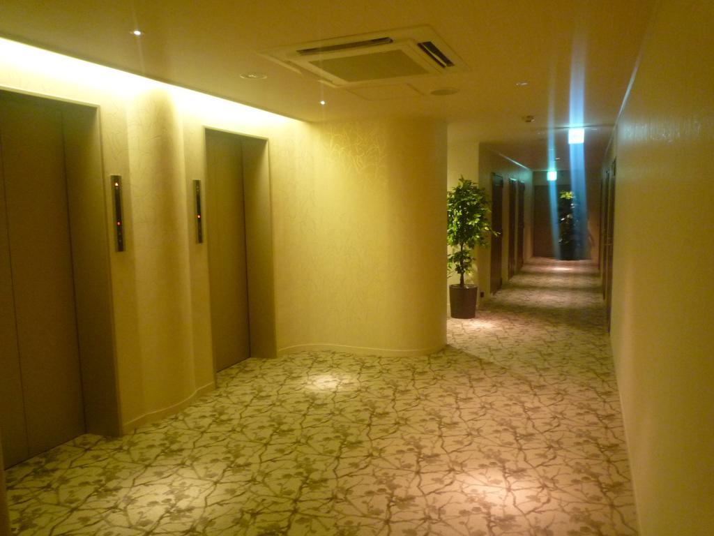 Hotel Beni East (Adults Only) Осака Екстер'єр фото